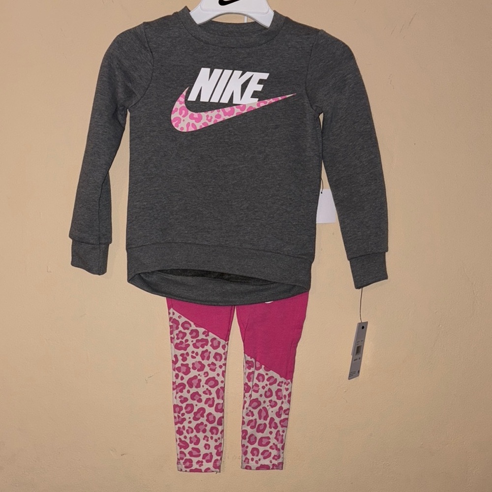 Nike Kids - NEW - Gray and Pink Set